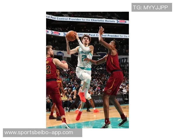 拉梅洛鲍尔尽显个人能力27投12中砍下34分8篮板9助攻难救球队失利